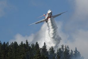 Lockheed C-130: El avión con capacidad de 15 mil litros que combatirá incendios forestales