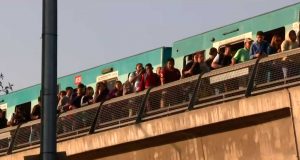 Metro restablece el servicio tras complicada evacuación de pasajeros en Línea 5