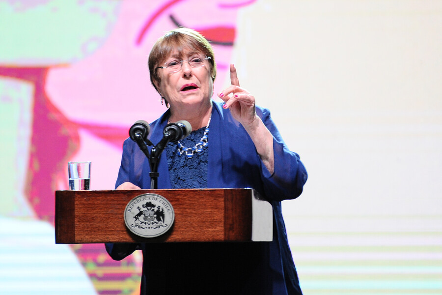 Bachelet y políticos preocupados de que se "consolide tendencia dictatorial" en Venezuela