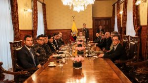 Crisis en Ecuador tras ataques masivos de bandas criminales y Presidente declara "conflicto armado interno"