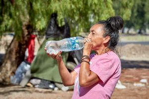 Ola de calor: Auxilian a personas en situación de calle con kits de apoyo y residencias