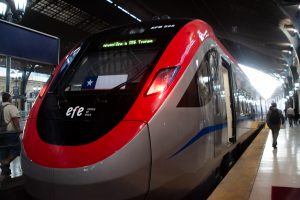Nuevo tren rápido conecta Santiago y Curicó en menos tiempo que en auto o en bus: 160 km x hr
