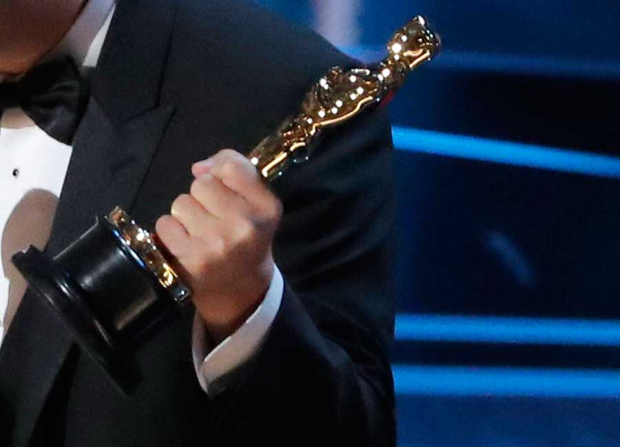 Chilenos llenan de comentarios y memes las redes sociales de la Academia tras los Premios Oscar