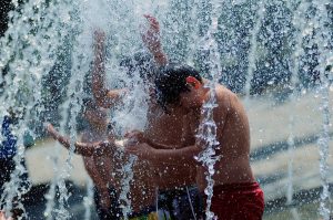 Plazas de agua en Santiago: Conoce los 45 puntos en 18 comunas de la RM