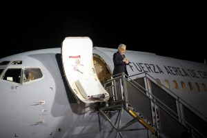 Involucrado en el proceso constitucional, viajes y tanteando carrera presidencial: Los últimos meses de Piñera