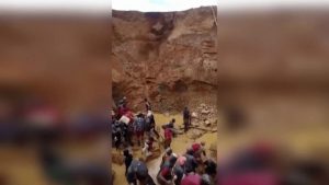 VIDEO| Derrumbe en mina ilegal de Venezuela: El instante exacto en que todo se vino abajo