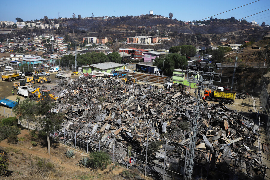 Incendios: Habilitan Comité de Reconstrucción y recogida de 50 mil toneladas de escombros