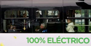 Hasta 400 buses eléctricos para regiones: Transporte lanza plan de adaptación al cambio climático