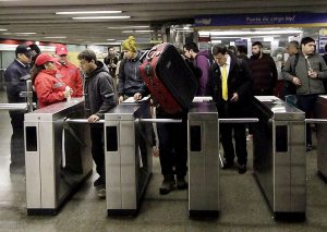 MetroQR: Aprende a utilizar la nueva forma de pagar en el transporte de Santiago