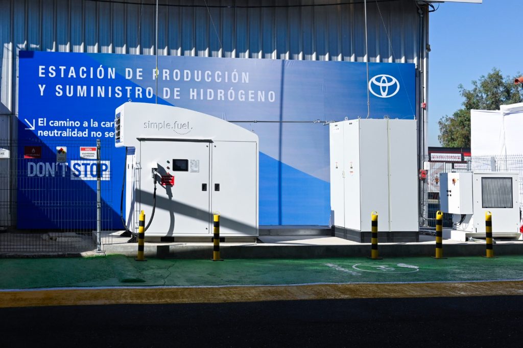Nueva planta de hidrógeno verde para combustible de autos: ¿Es tan sustentable como dicen?