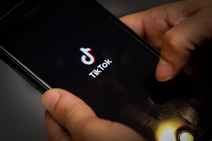 TikTok en peligro en EE.UU.: Avanza ley que prohíbe red social si no se desvincula de China