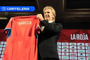 Cartelera de Fútbol por TV: La Roja vive el debut de Gareca y la UC se pone al día