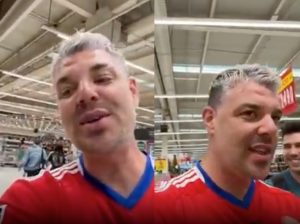 VIDEO| Español visita supermercado en Chile: "Tienes que ganar mucho dinero para comprar aquí"