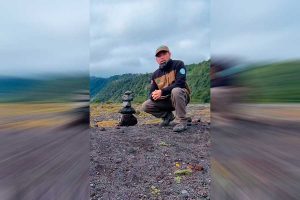 VIDEO| Conaf pide “enfáticamente” que dejen de hacer torres de piedras en parques nacionales
