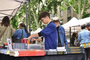 Rematan libros desde $1.000 en Paseo Bulnes: 16 editoriales y distribuidoras chilenas