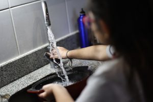Condominio no puede cortar el agua a vecino por “deudas impagas” falla Corte de Valparaíso