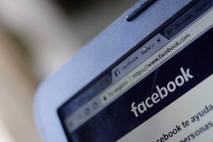 Fallo judicial: Dichos de profesor de Punta Arenas contra Seremi en Facebook no daña su honra