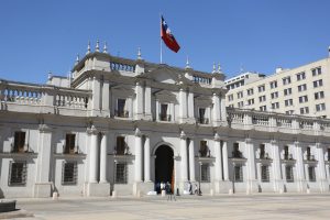 Alerta en el Gobierno: Funcionario de La Moneda sufre robo de mochila con información sensible