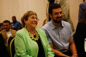 Cadem: Michelle Bachelet y Tomás Vodanovic escalan y llegan a 60% de valoración positiva