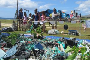 Más de 70% del plástico que vara en Rapa Nui viene de Chile y Perú: Urgen tratado con metas