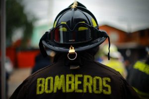 Indignante: Delincuentes hacen que bomberos acudan a emergencia falsa para asaltarlos