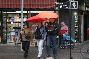 Chubascos en Santiago: Hasta qué hora durarán y cómo estará el tiempo este miércoles