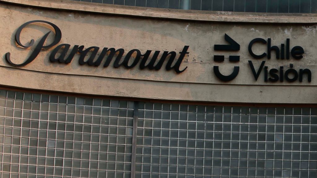 A tres años de comprarlo: Paramount pone en venta Chilevisión por no lograr números esperados