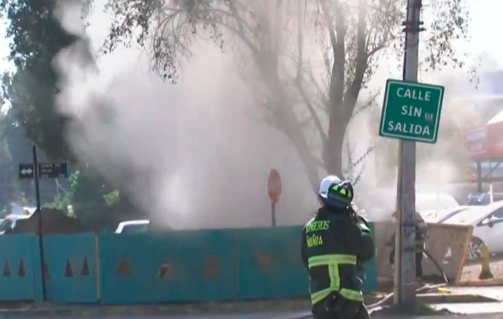 VIDEO| Explosión y fuga de gas en Plaza Egaña: Tránsito cortado y fuerte olor en el Metro