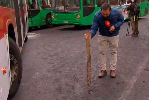 VIDEO| Por culpa de “líquidos percolados” en pavimento: Así fue el choque múltiple en Recoleta