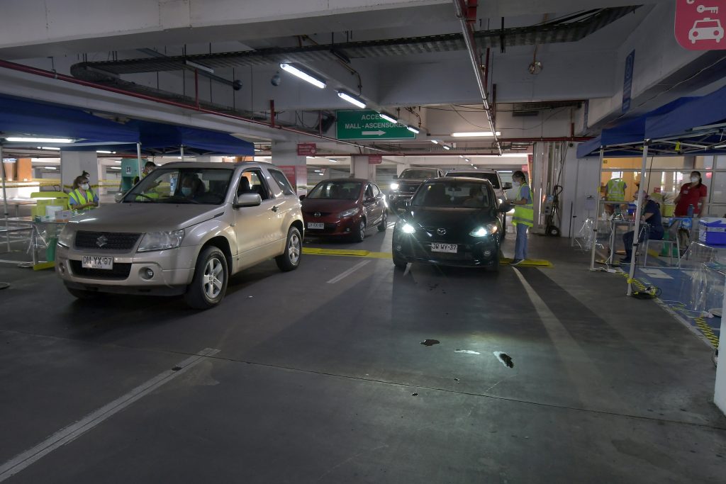 Empresa de estacionamiento debe pagar $9 millones a persona que sufrió robo al interior de su auto