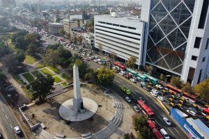 Alerta Metro: Se reabren algunas estaciones, pero sigue el colapso vial en Santiago