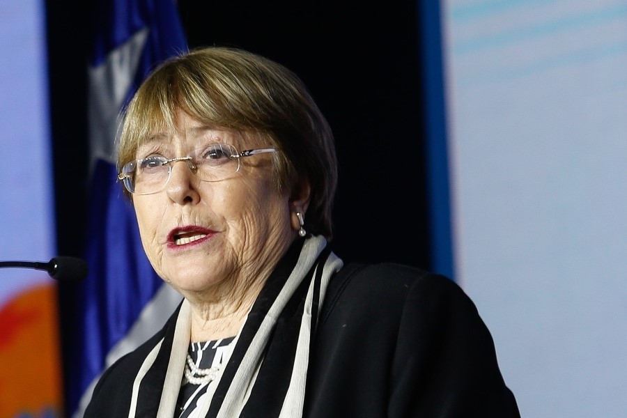 Experto y Bachelet como presidenciable: La gente busca "certeza, ¿qué más certeza que ella?"