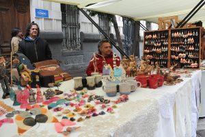 Nueva ordenanza municipal en Santiago para artesanos con 75% de descuento para instalarse
