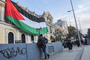 Protestas universitarias pro Palestina llegan a Chile: Piden cortar relaciones con Israel