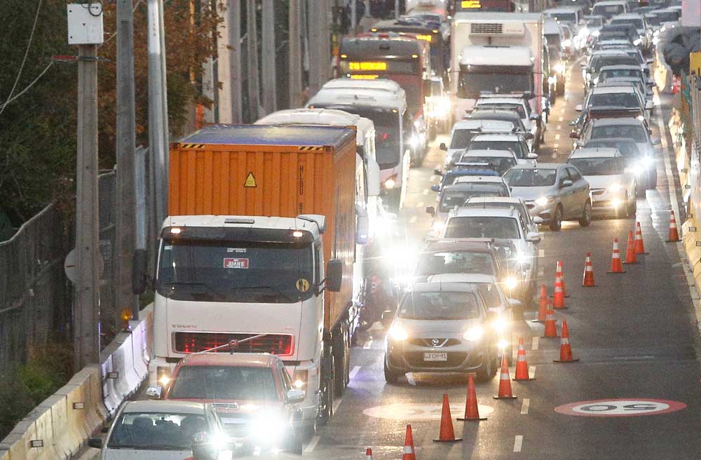 Cortes de tránsito en Vicuña Mackenna por choque: Revisa el estado del tránsito en Santiago