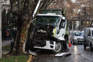 Lluvia en Santiago: Accidentes de tránsito, semáforos apagados y mucha congestión
