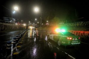 50 mil clientes sin luz, corte en ruta 68 y semáforos apagados: Primera día de lluvias en RM