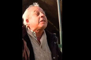 VIDEO| Insólito reclamo de familiar de taxista fiscalizado en TV: Queda sin argumentos y s