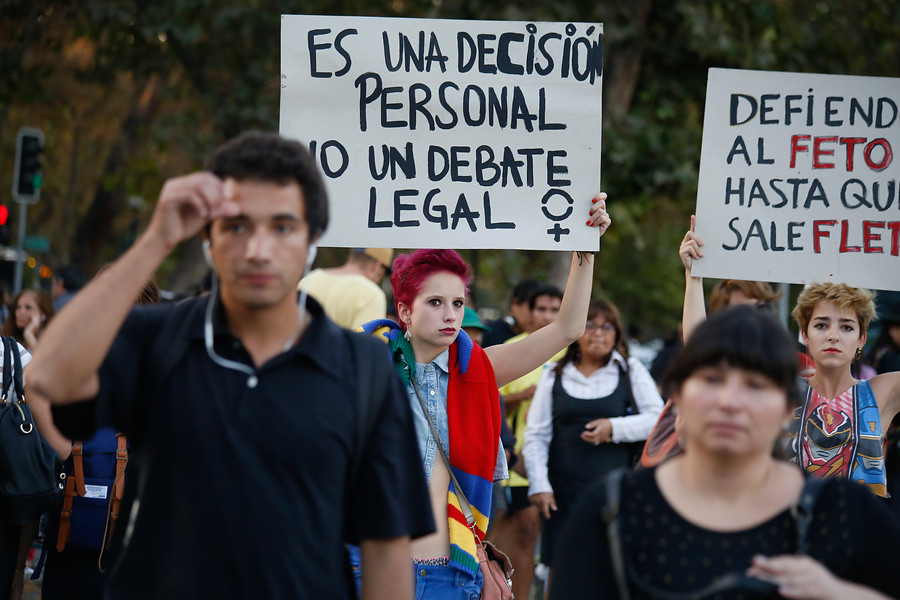 25 años de resistencias políticas, a un año del debate legislativo para despenalizar el aborto en Chile