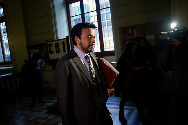 Emiliano Arias califica de «injustas» las críticas al fiscal del caso SQM por su cercanía a Piñera
