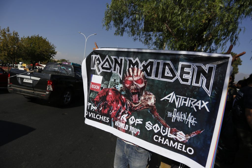 Iron Maiden encendió la noche metalera en el Nacional