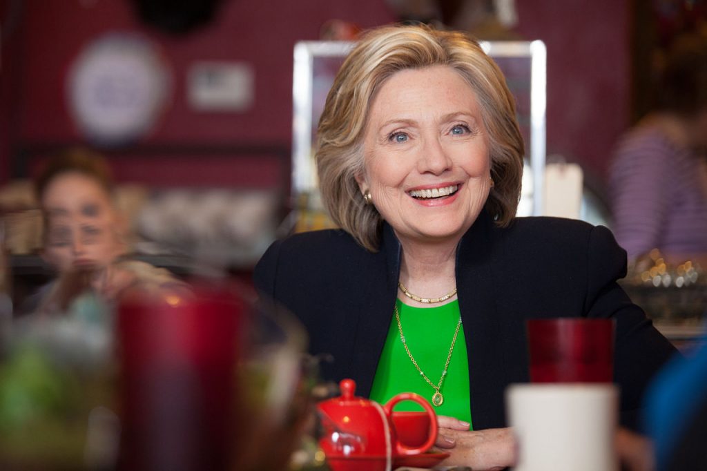 Hillary Clinton reaparece con respaldo a gobernador de Nueva York y no a actriz Cynthia Nixon