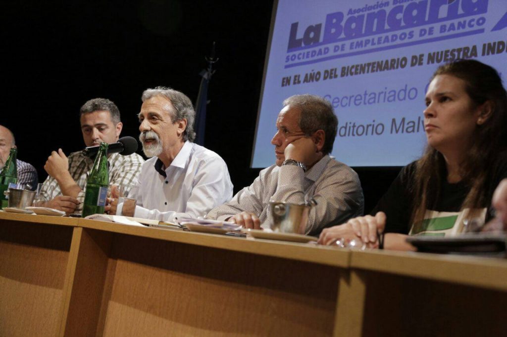 Luis Mesina, dirigente sindical: «Esta reforma no solo consolida el Plan Laboral de la dictadura, es mucho peor”