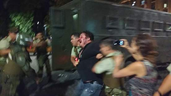 VIDEO|Ordenan investigar agresiones y posible tortura de carabineros a manifestante detenido