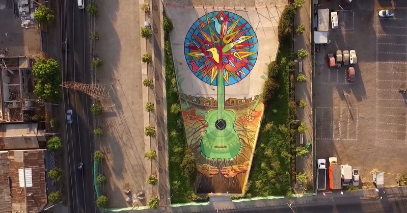 VIDEO | Mira cómo se pintó el gigantesco mural dedicado a Víctor Jara