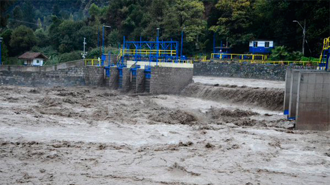 Aguas Andinas anuncia corte de agua de emergencia en 27 comunas de la Región Metropolitana