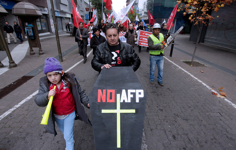 FOTOS | Las marchas del Día del Trabajador en Valparaíso y Concepción