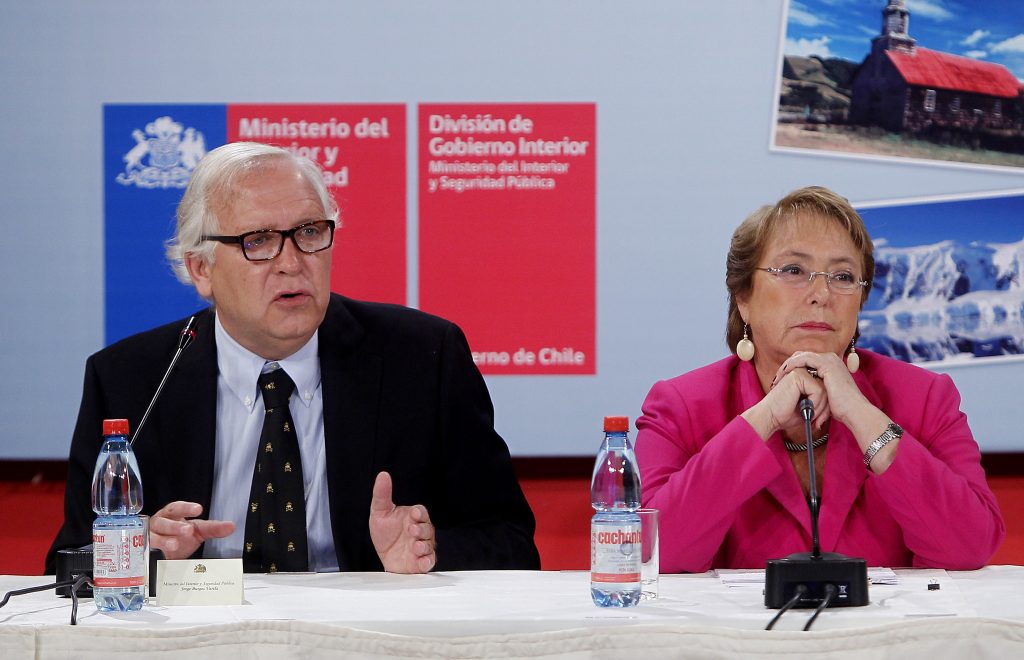 #ChaoBurgos: Las tensiones públicas del ex ministro del Interior con Bachelet y su programa