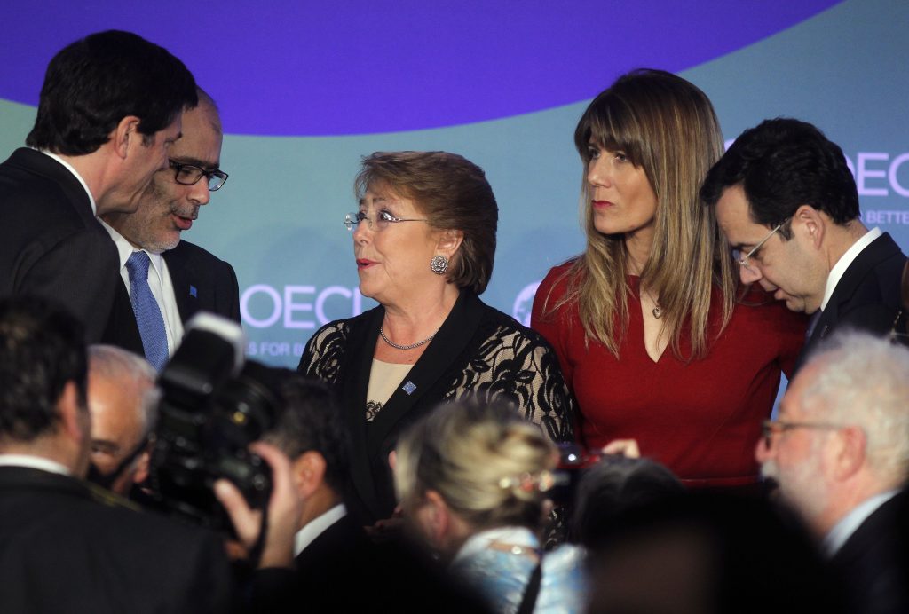 Domicilio en La Moneda y ministros-testigos: Las particularidades de la querella de la ciudadana Bachelet
