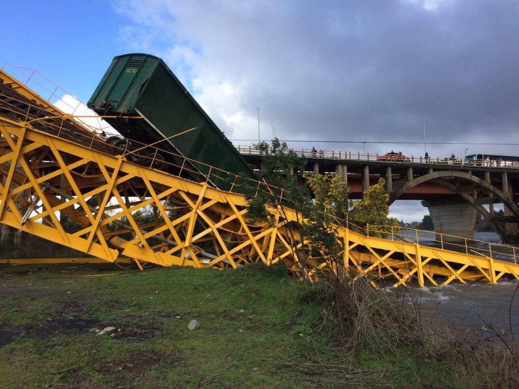 Contraloría alertó en 2015 a EFE de incumplimientos en la mantención de puentes, incluido el del río Toltén